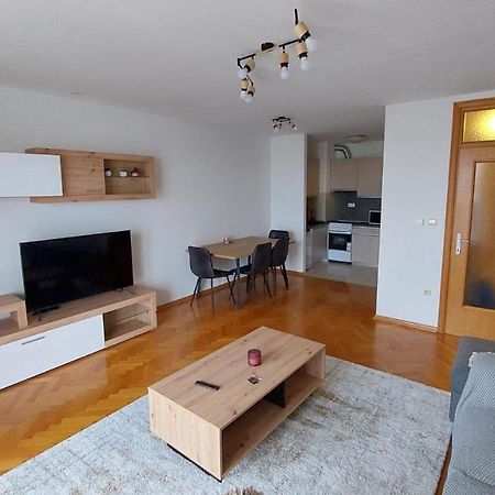 Med Man Apartmani Славонски-Брод Экстерьер фото