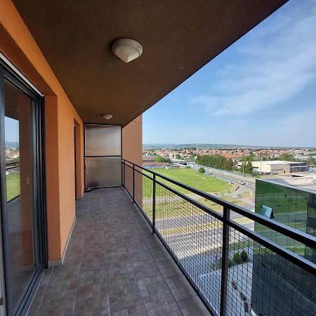 Med Man Apartmani Славонски-Брод Экстерьер фото