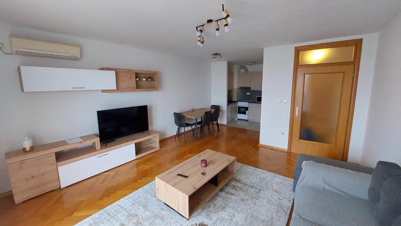 Med Man Apartmani Славонски-Брод Экстерьер фото